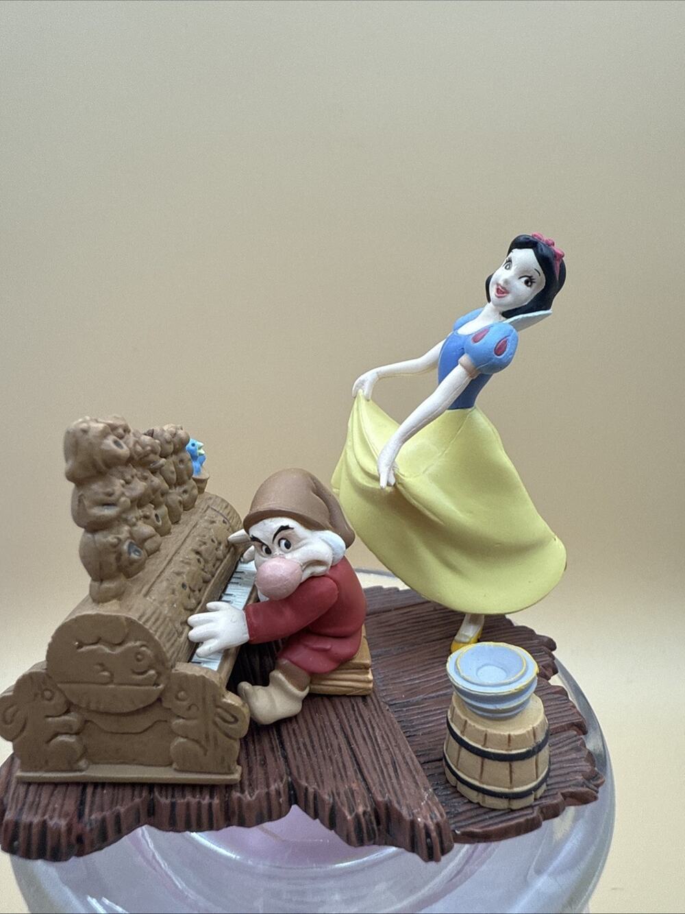 Disney Snow White Figure Fantastic Gallery 6.5cm Collectible Toy Japan